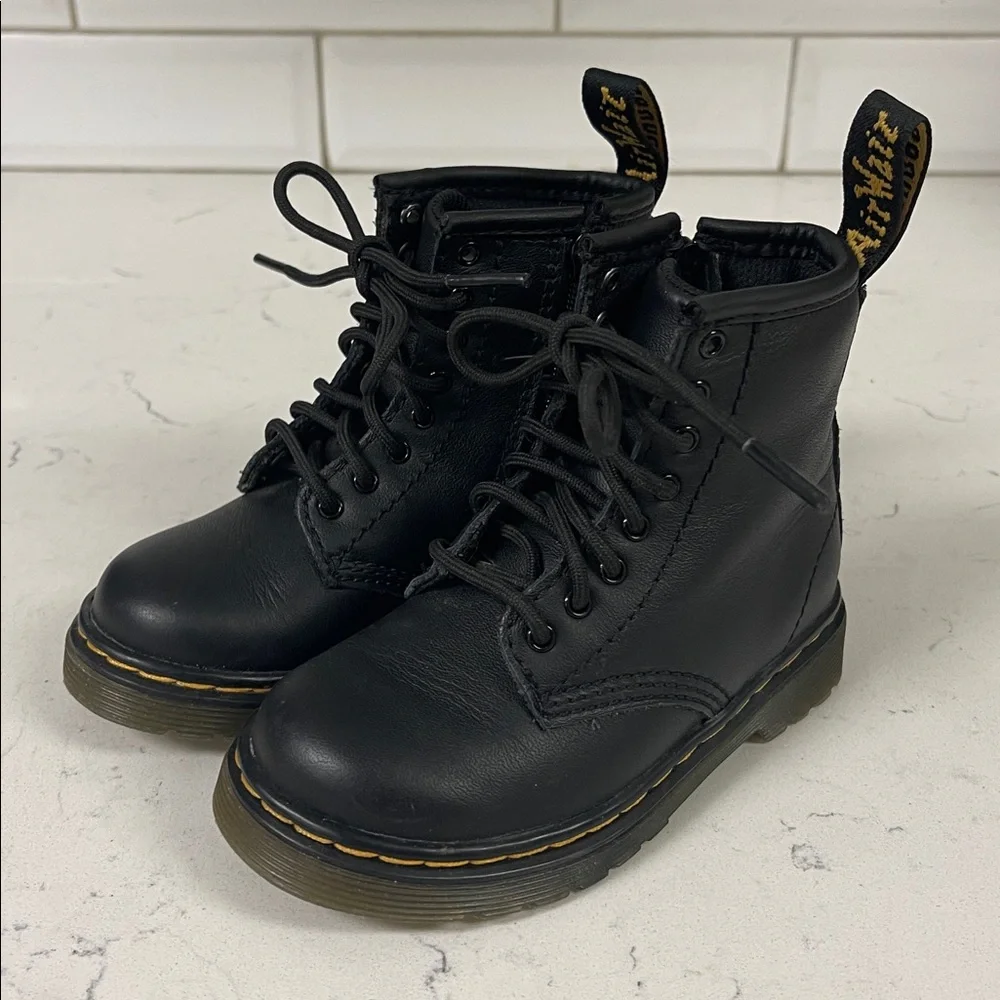 DR MARTEN TODDLER 1460 T SOFTY T LEATHER LACE UP BOOTS Size 7
